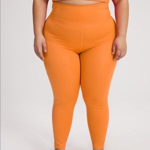 Girlfriend Collective Horizon 3/4 leggings NWOT